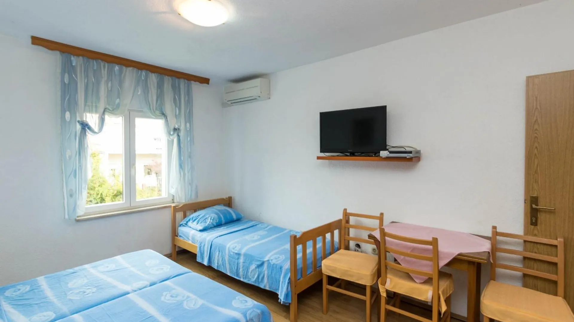 Apartments Cipetic Kastela
