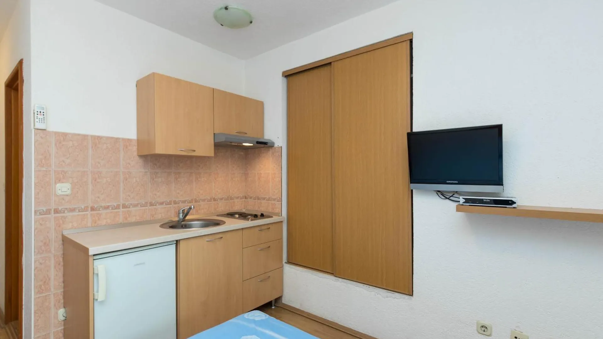 Apartments Cipetic Kastela 0*,  Croatia